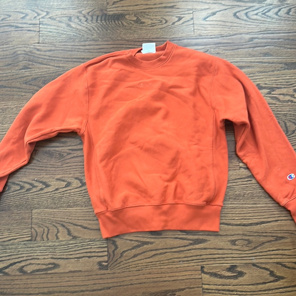 Cute champion crew neck!